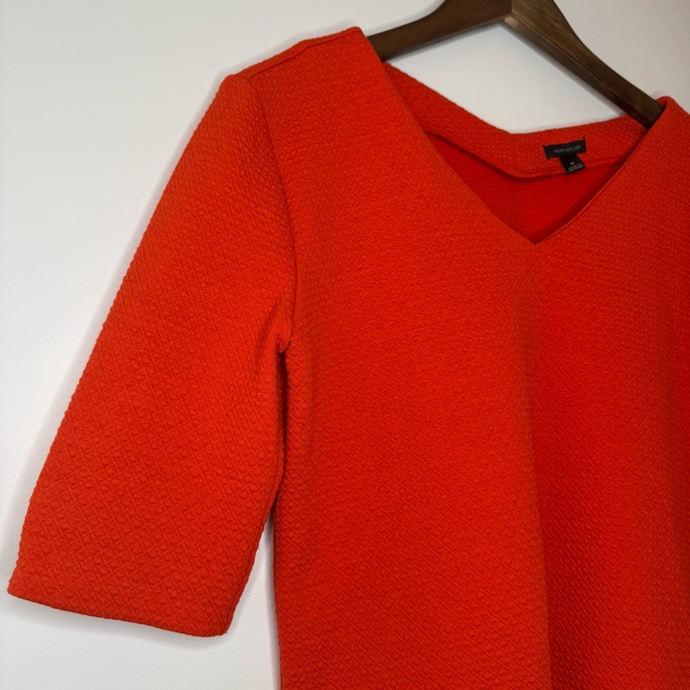 Small Ann Taylor Bold Orange Red Textured V-Neck Top Office Work Business Casual - Picture 4 of 9